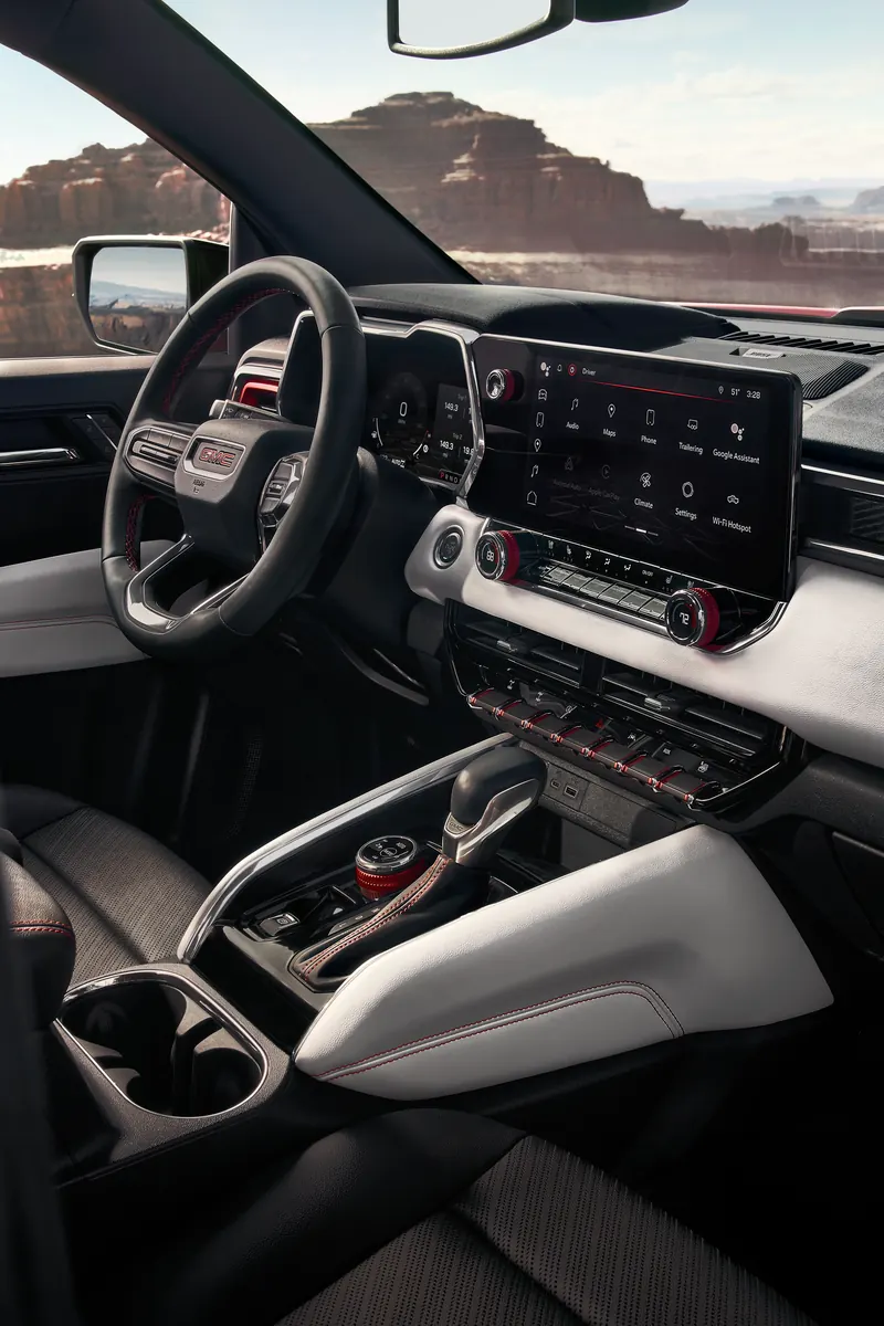 2026 GMC Canyon infotainment system at Tri State Motors in CEDAR CITY UT